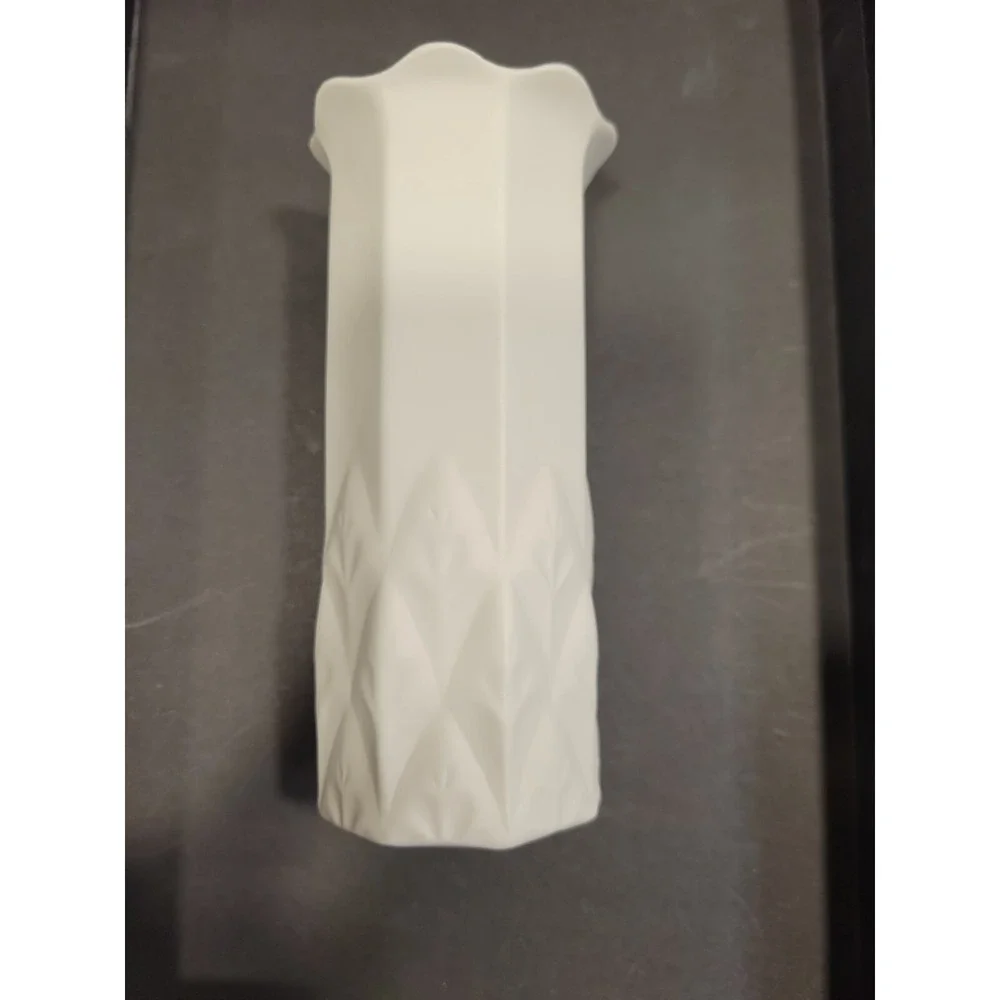 Fine Porcelain Vase Made In Mexico White Embossed Diamond Floral Pattern 6 Inch